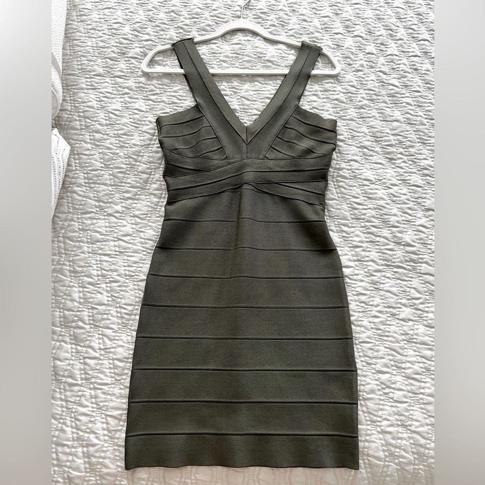 Bebe dress - Olive Green - size Large